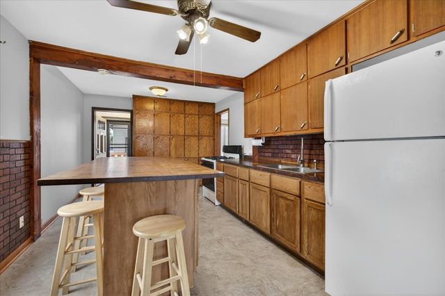 302 Harlem Road, Machesney Park, IL 61115