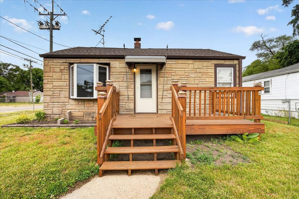 302 Harlem Road, Machesney Park, IL 61115