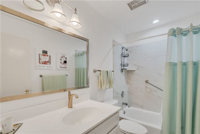 5045 Harmony Circle 209, Vero Beach, FL 32967