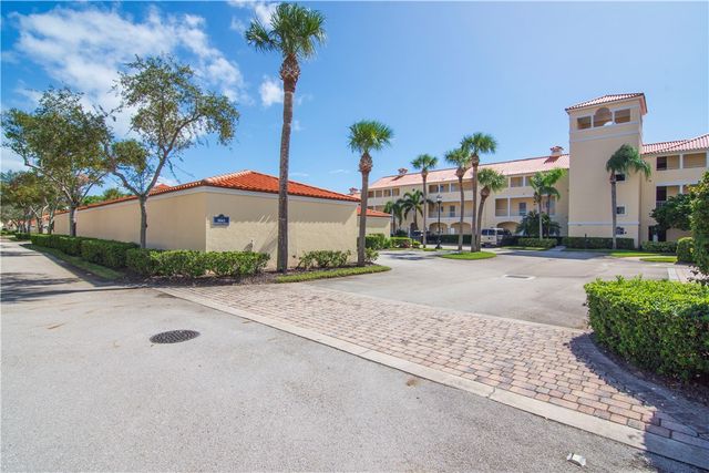 5045 Harmony Circle 209, Vero Beach, FL 32967