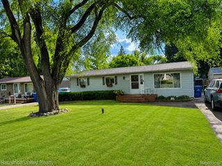 4861 Allingham Drive, White Lake Charter Township, MI 48383