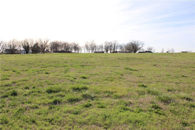 2201 Northern Trace Way, Tontitown, AR 72762