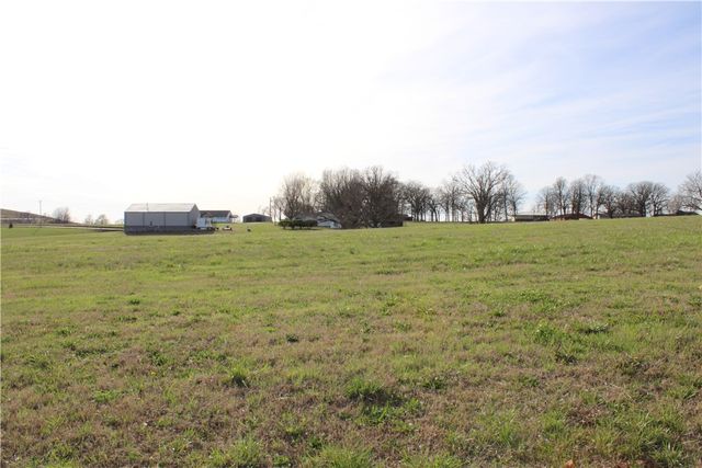 2201 Northern Trace Way, Tontitown, AR 72762