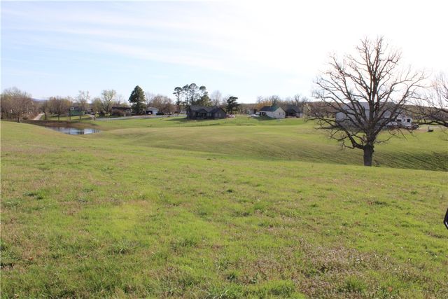 2201 Northern Trace Way, Tontitown, AR 72762