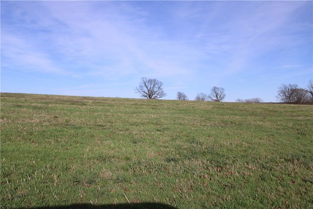 2201 Northern Trace Way, Tontitown, AR 72762