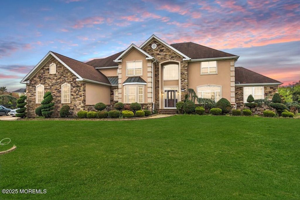 186 Jumping Brook Drive, Toms River, NJ 08755