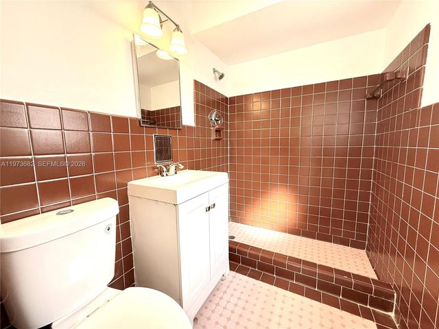 845 Fairway Dr, Miami Beach, FL 33141