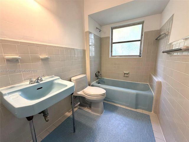 845 Fairway Dr, Miami Beach, FL 33141