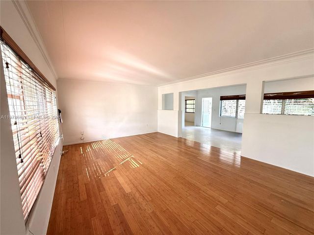 845 Fairway Dr, Miami Beach, FL 33141