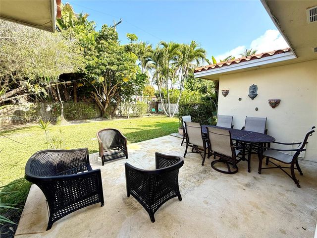 845 Fairway Dr, Miami Beach, FL 33141