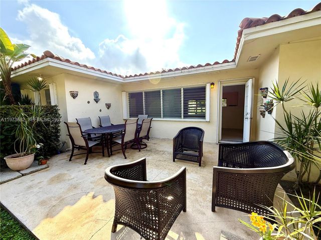 845 Fairway Dr, Miami Beach, FL 33141