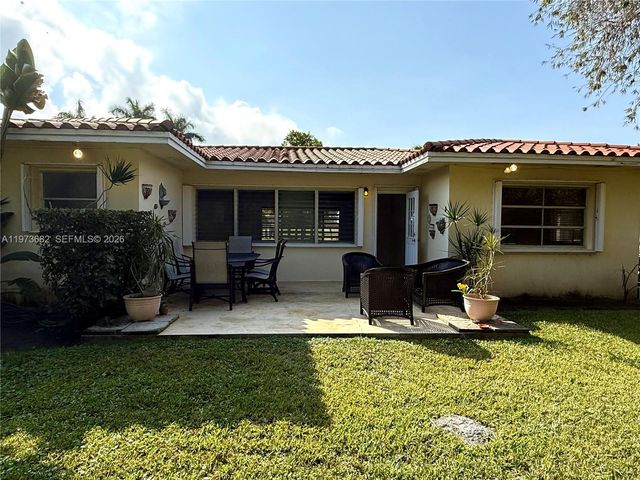 845 Fairway Dr, Miami Beach, FL 33141