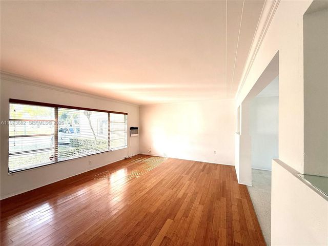 845 Fairway Dr, Miami Beach, FL 33141