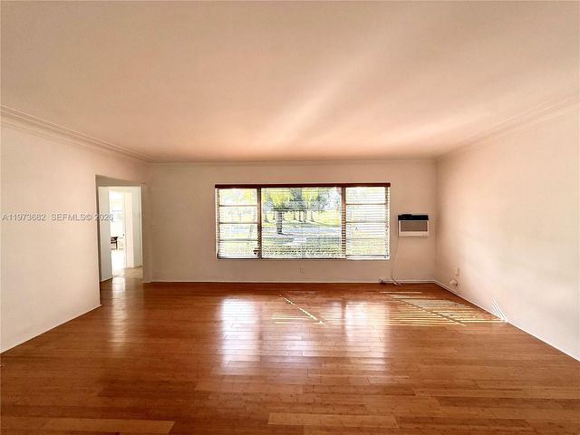 845 Fairway Dr, Miami Beach, FL 33141