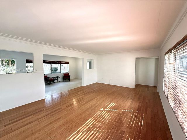 845 Fairway Dr, Miami Beach, FL 33141