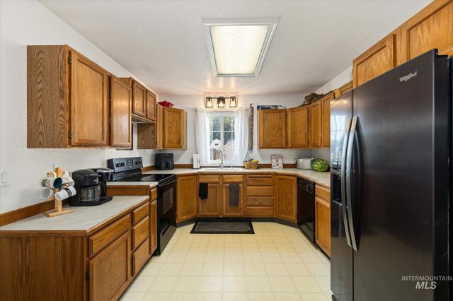 3971 W Sugar Creek Dr, Meridian, ID 83646