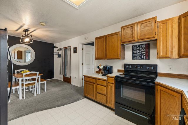 3971 W Sugar Creek Dr, Meridian, ID 83646