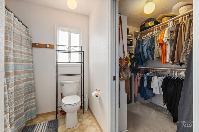 3971 W Sugar Creek Dr, Meridian, ID 83646