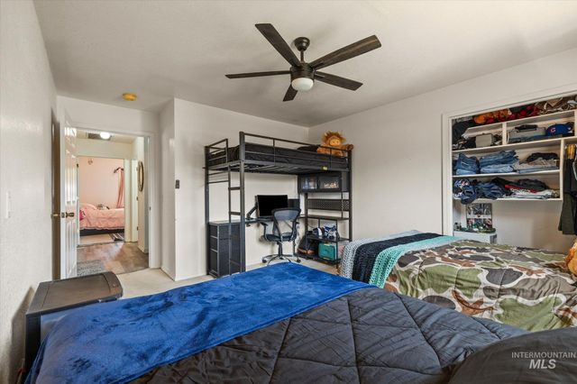 3971 W Sugar Creek Dr, Meridian, ID 83646