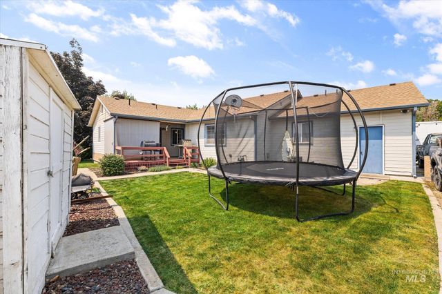 3971 W Sugar Creek Dr, Meridian, ID 83646