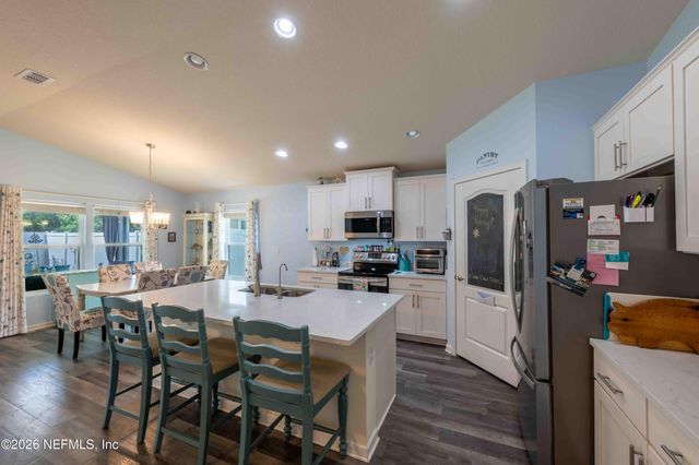 554 VONRON Drive, Jacksonville, FL 32222