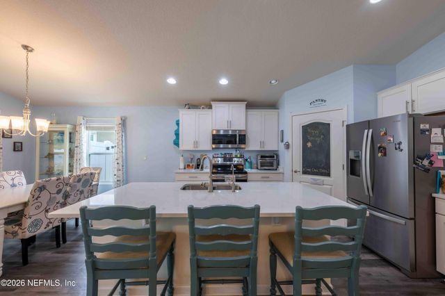 554 VONRON Drive, Jacksonville, FL 32222