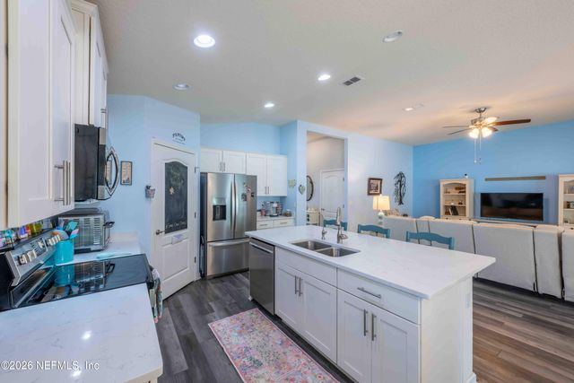 554 VONRON Drive, Jacksonville, FL 32222