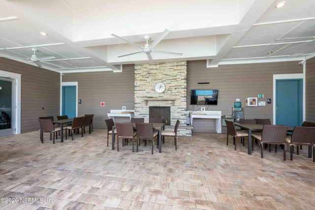 554 VONRON Drive, Jacksonville, FL 32222