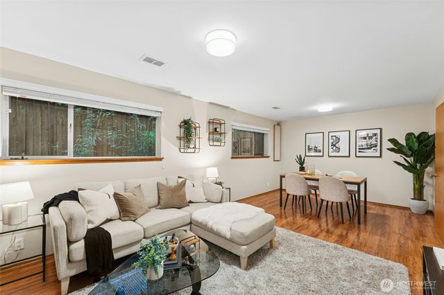 3209 61st Avenue SW, Seattle, WA 98116