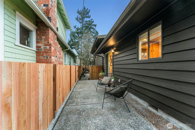 3209 61st Avenue SW, Seattle, WA 98116