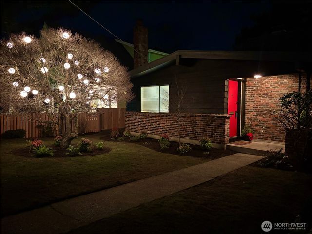 3209 61st Avenue SW, Seattle, WA 98116