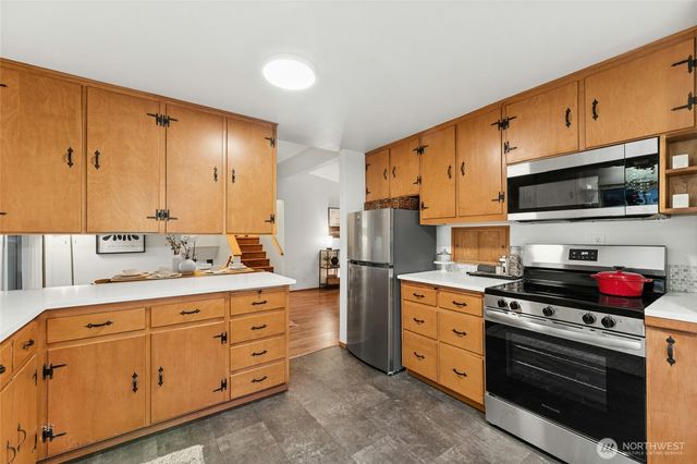 3209 61st Avenue SW, Seattle, WA 98116