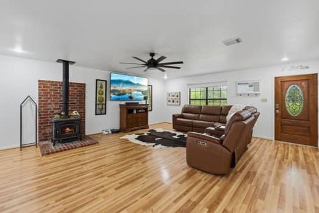 199 County Road 2357, Hardin, TX 77575