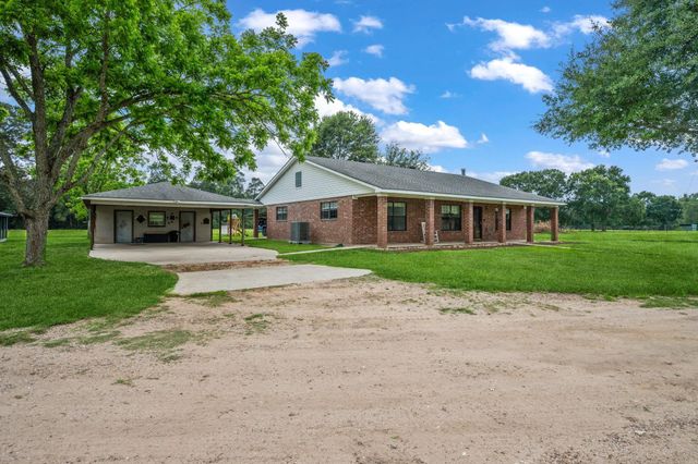 199 County Road 2357, Hardin, TX 77575