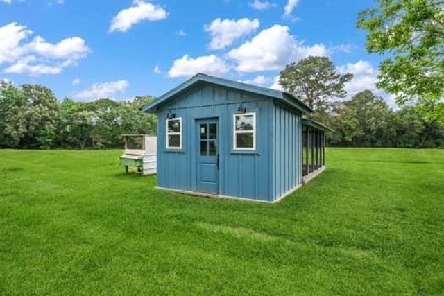 199 County Road 2357, Hardin, TX 77575