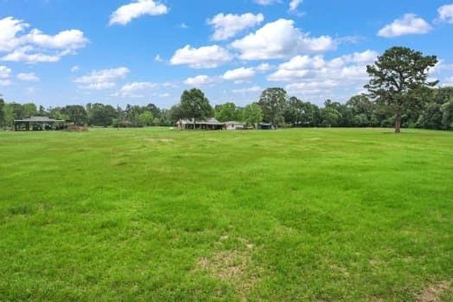 199 County Road 2357, Hardin, TX 77575