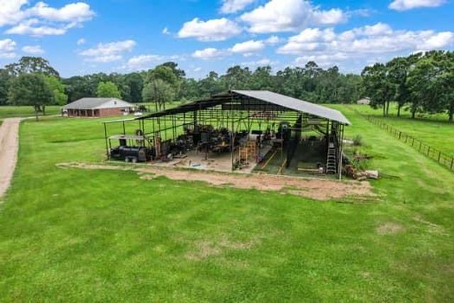 199 County Road 2357, Hardin, TX 77575