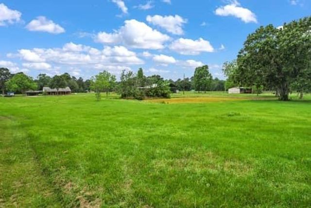 199 County Road 2357, Hardin, TX 77575