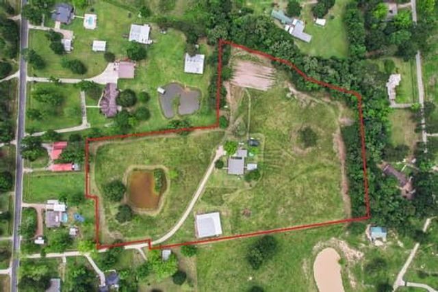 199 County Road 2357, Hardin, TX 77575