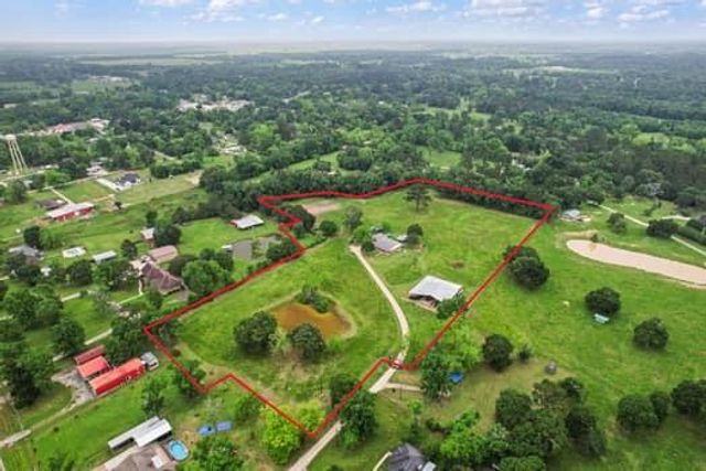 199 County Road 2357, Hardin, TX 77575