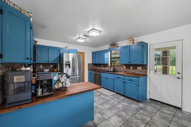 199 County Road 2357, Hardin, TX 77575