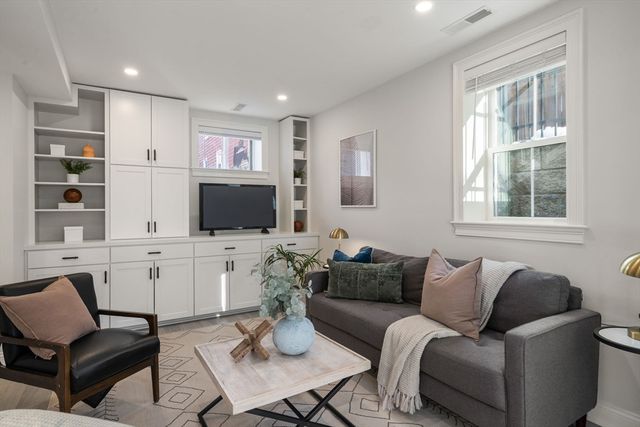 2 Gold Star Court, Cambridge, MA 02140