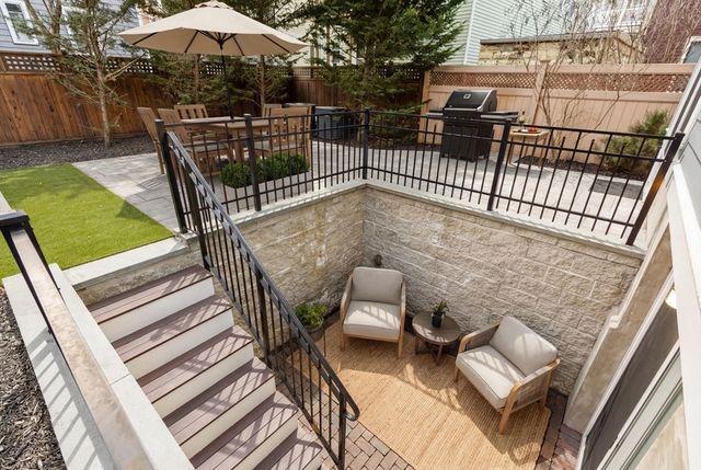 2 Gold Star Court, Cambridge, MA 02140