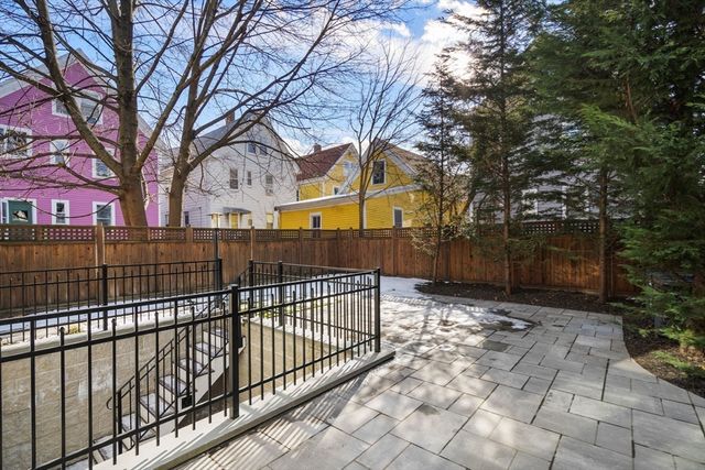 2 Gold Star Court, Cambridge, MA 02140