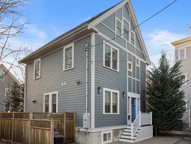 2 Gold Star Court, Cambridge, MA 02140