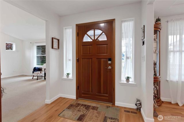 10909 Vickery Avenue E, Tacoma, WA 98446