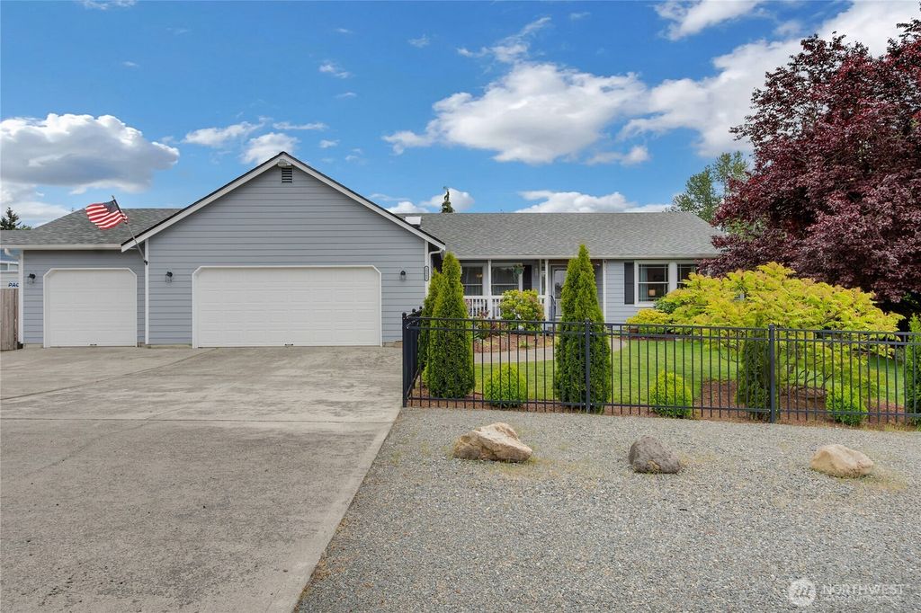 10909 Vickery Avenue E, Tacoma, WA 98446