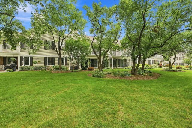 617 Edinburgh Lane B, Prospect Heights, IL 60070
