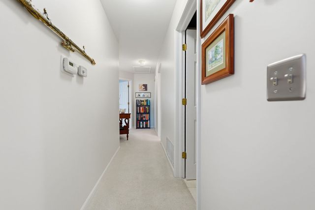617 Edinburgh Lane B, Prospect Heights, IL 60070