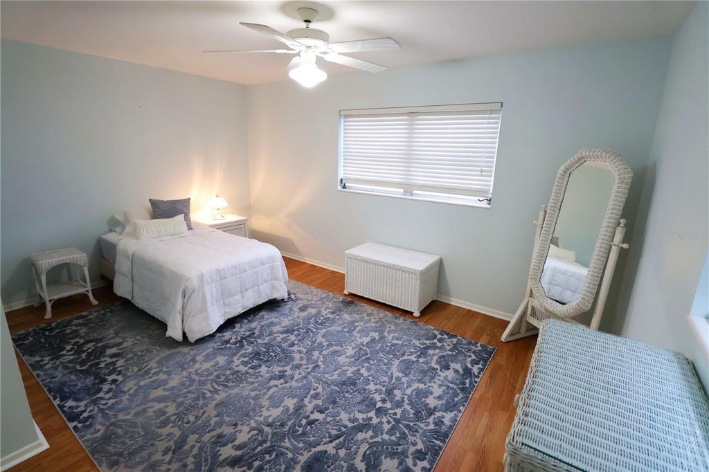 Image 20 of property listing at 5981 HIBISCUS DRIVE, Bradenton, FL 34207